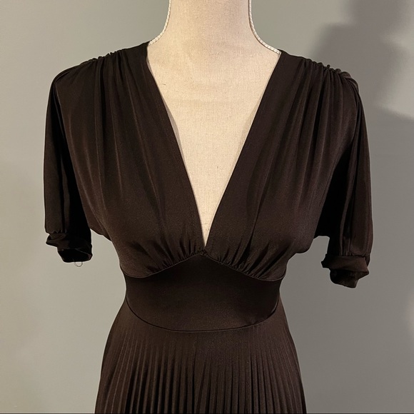 ❌SOLD❌ Joyce Leslie size Small (fits a medium) dress. - Picture 2 of 9